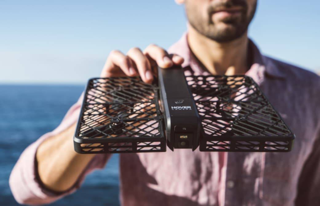 Dar paquete Galantería The Hover Passport drone is the most expensive selfie stick you'll ever buy