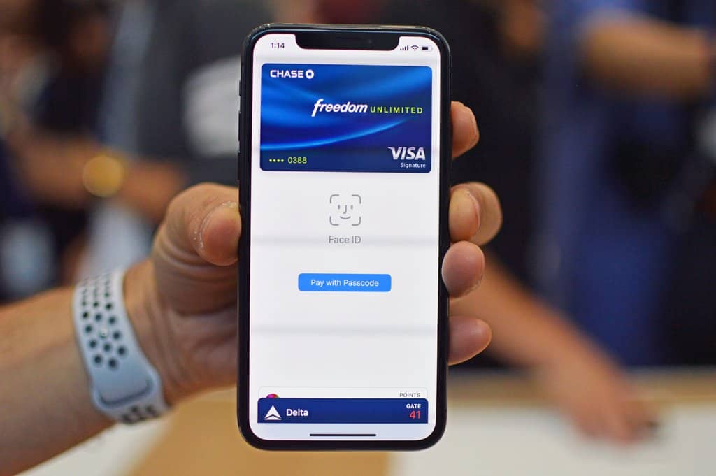buying things with apple pay face id