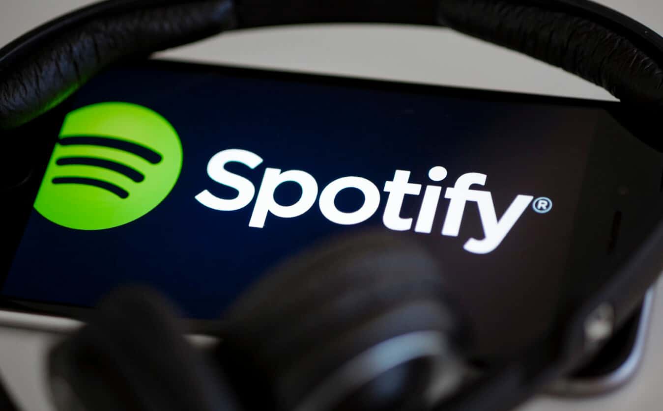 How to turn off Spotify's annoying background videos