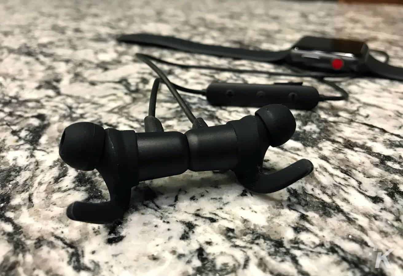 Review: SoundPEATS Q35 magnetic wireless earbuds