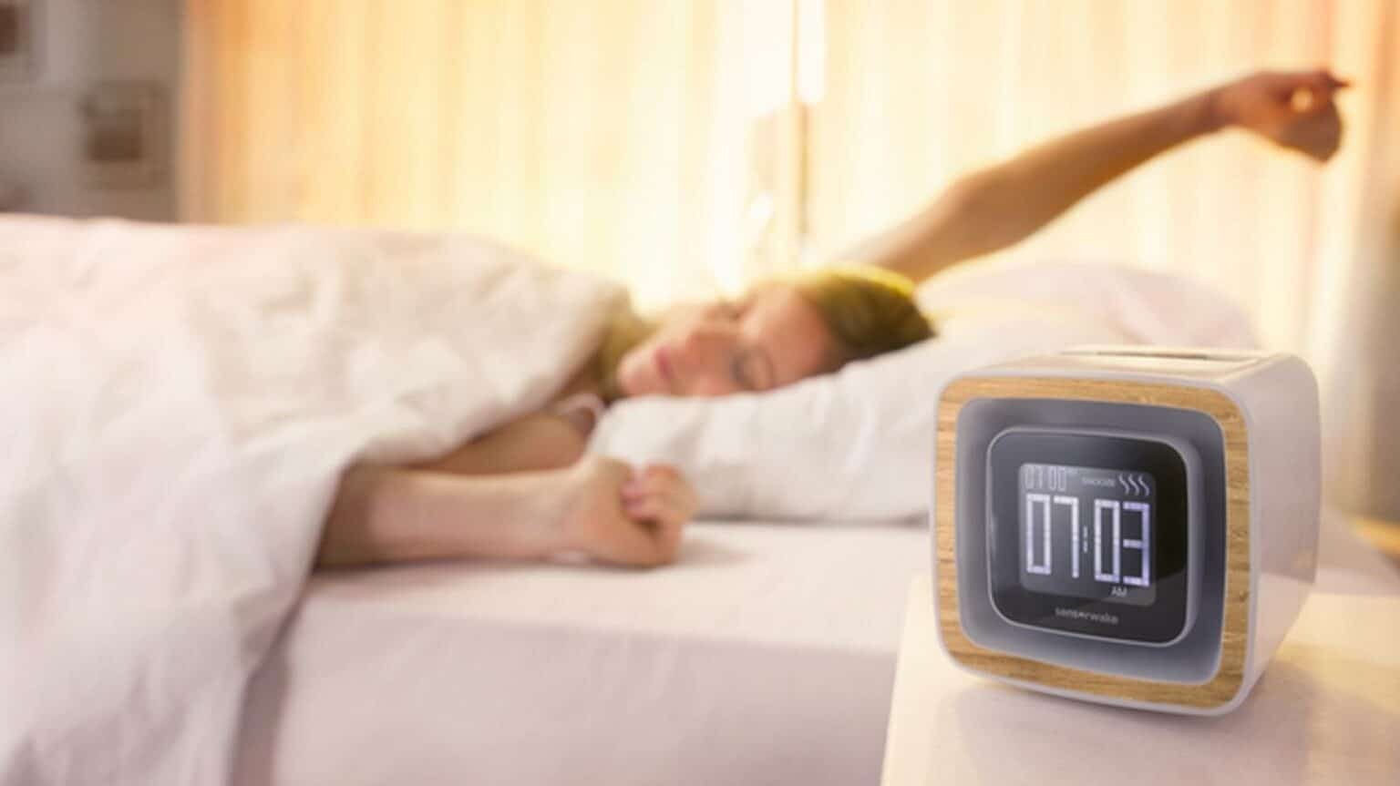 This alarm clock wakes you up using smells, lights, and sounds