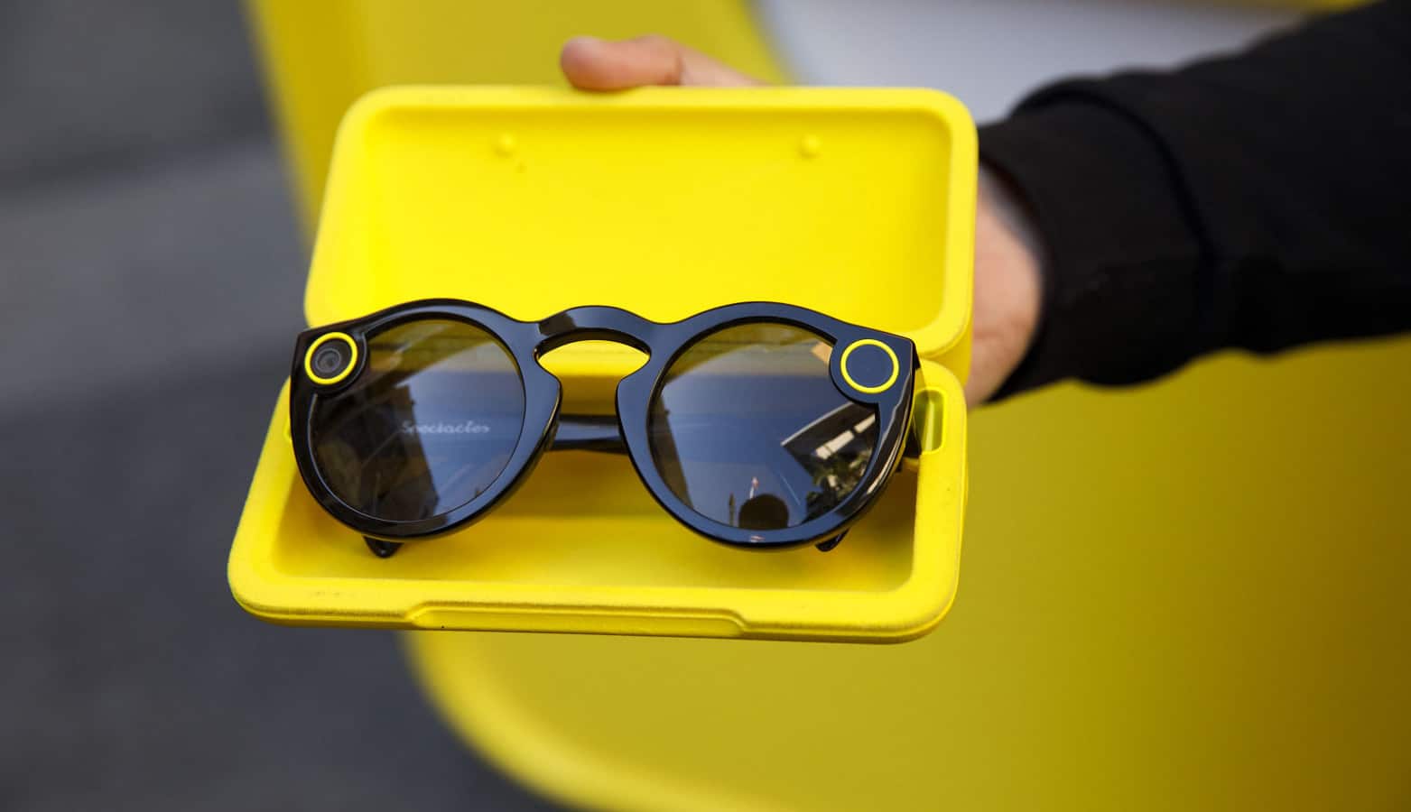 Snap spectacles dual cameras