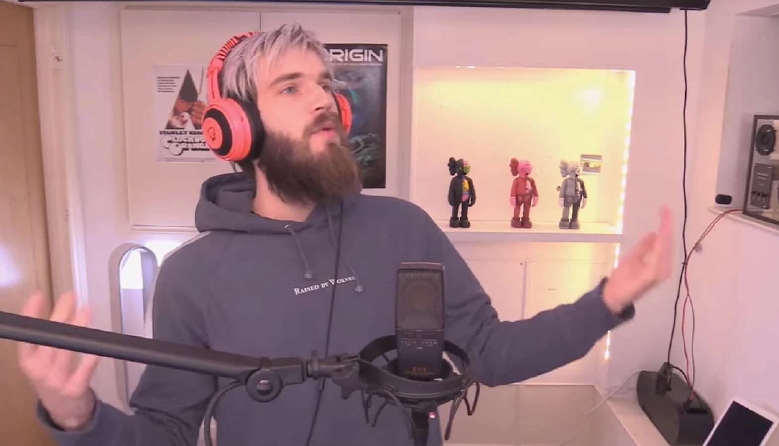 pewdiepie on youtube discussing logan paul