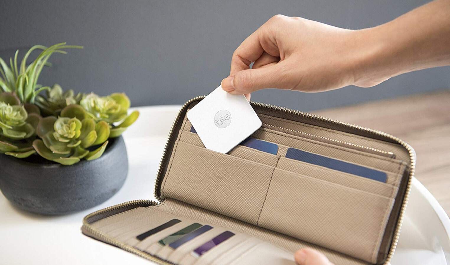 Tile bluetooth tracking device in wallet