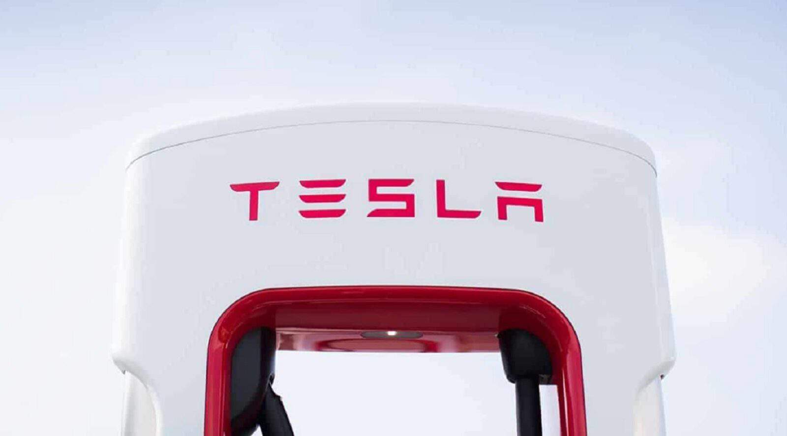 Elon Musk schooled us on why Tesla batteries only charge to 90-percent