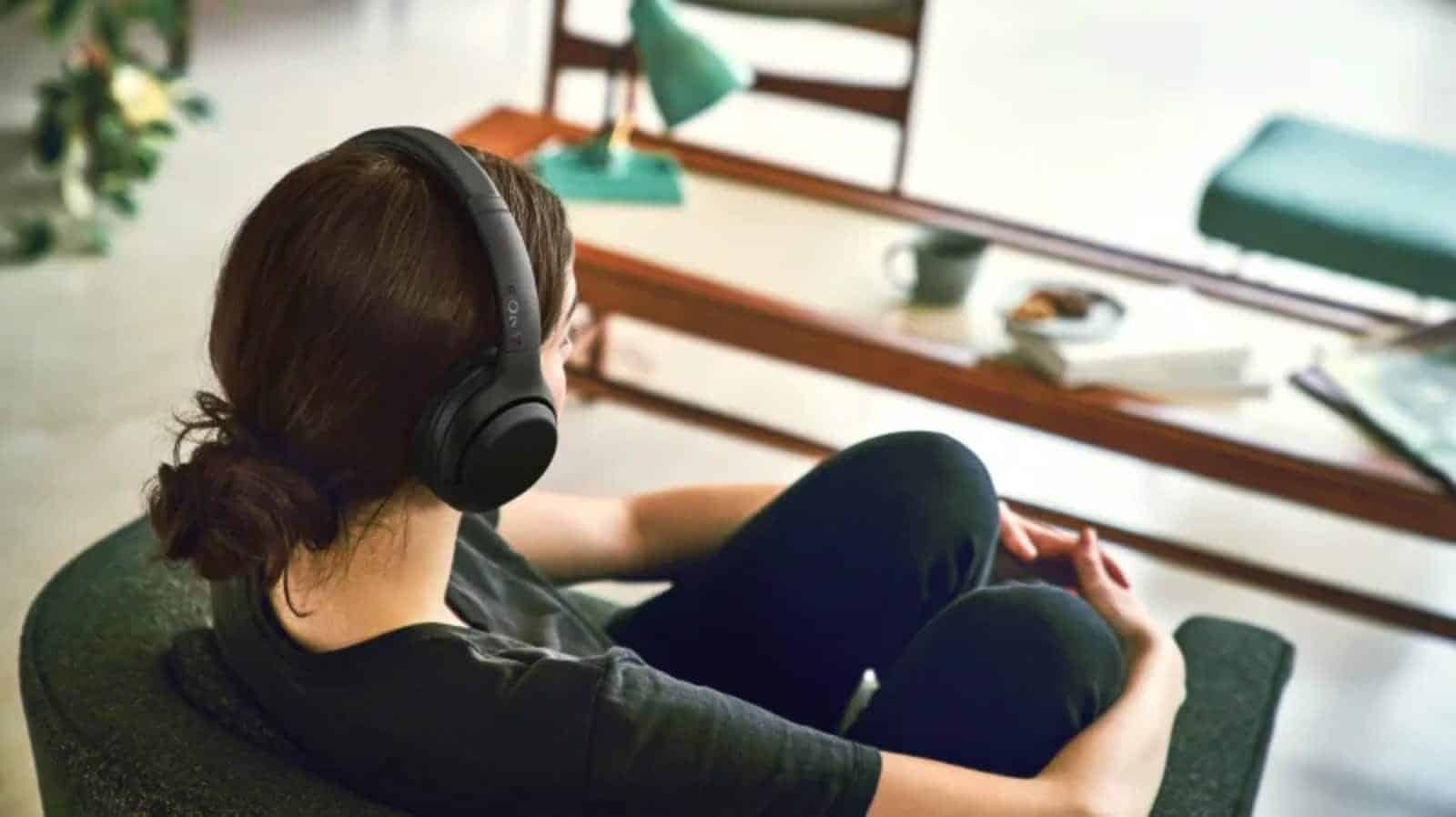 Sony XB900N wireless noise-canceling headphones