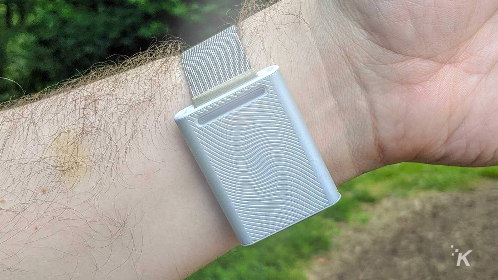 embr wave wrist gadget