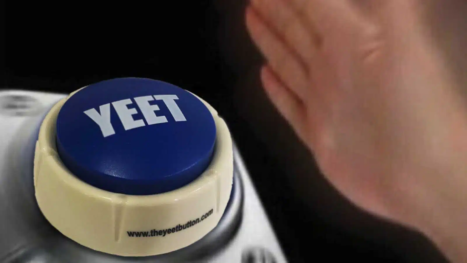 yeet meme button