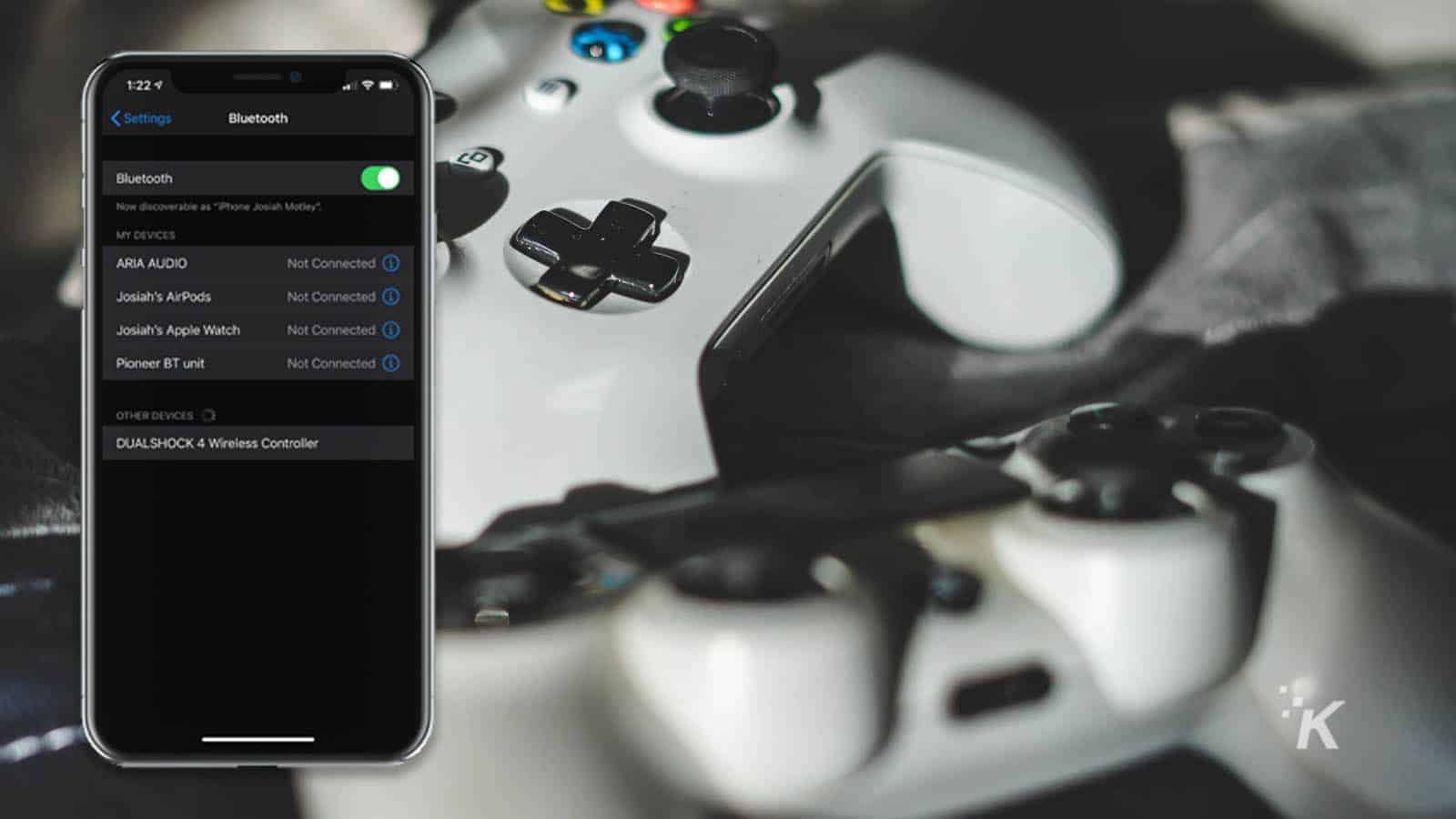 How to connect PS4 or Xbox controllers to the iPhone