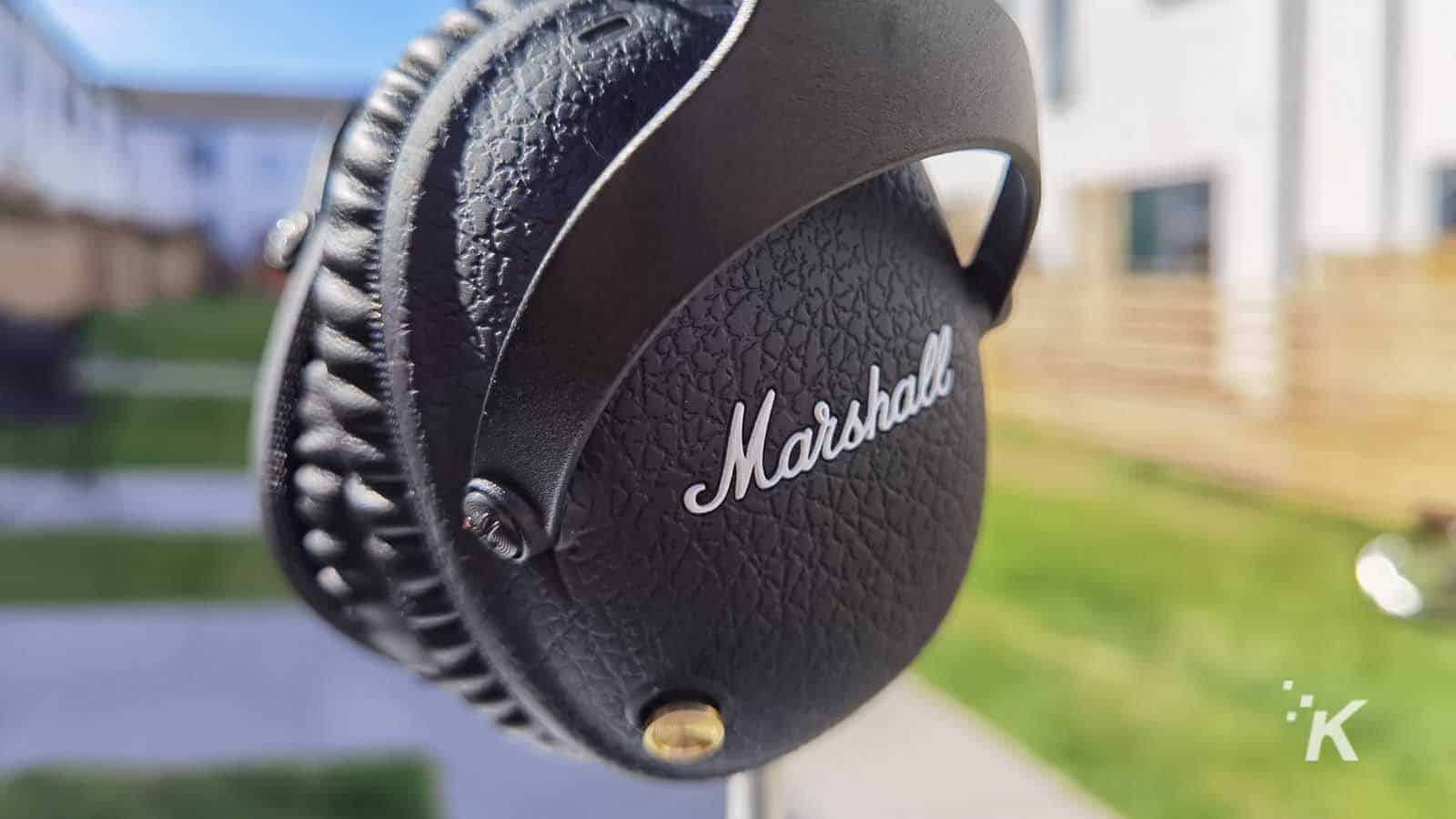 marshall headphones control knob