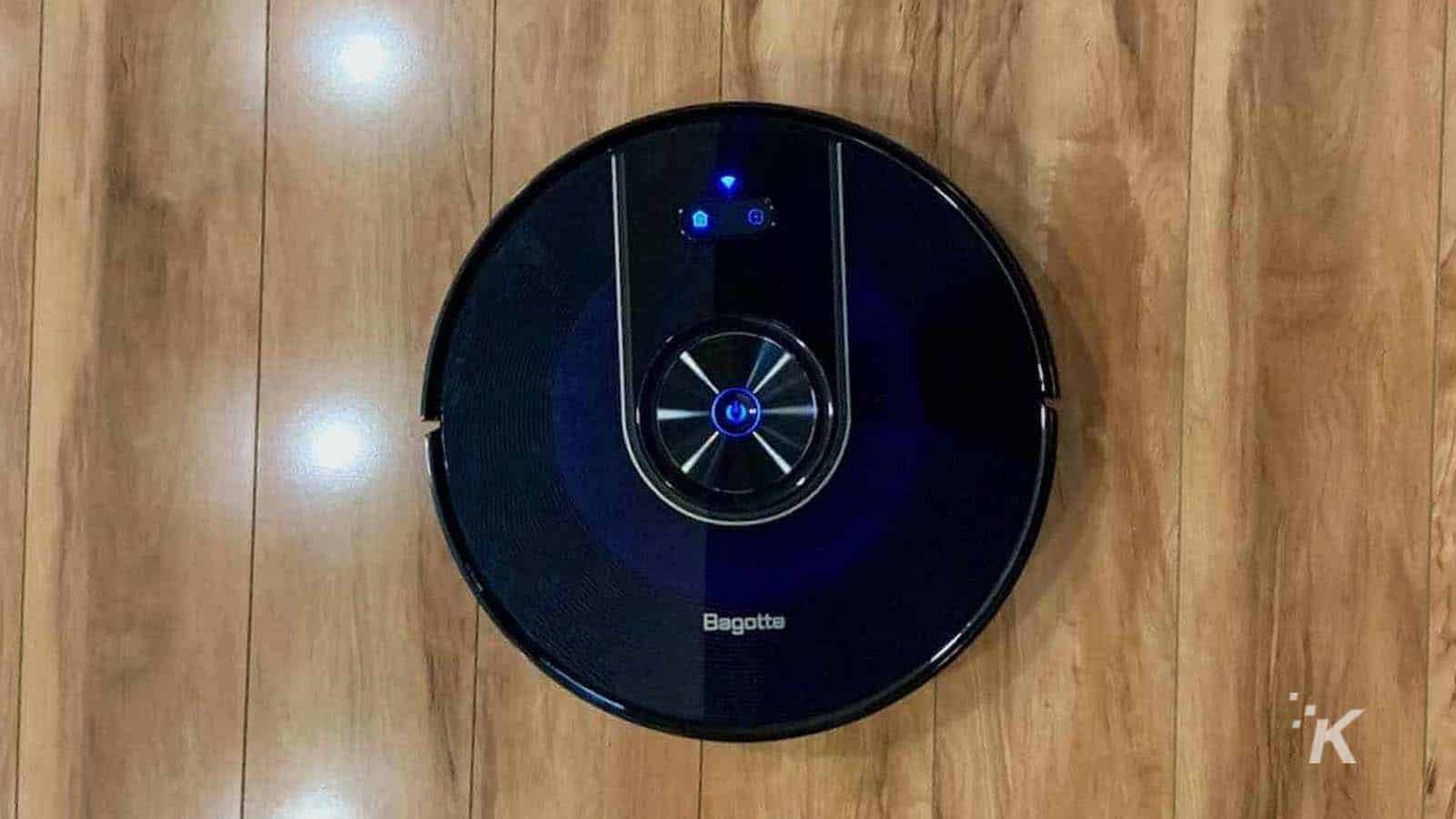 Bagotte robovac on floor