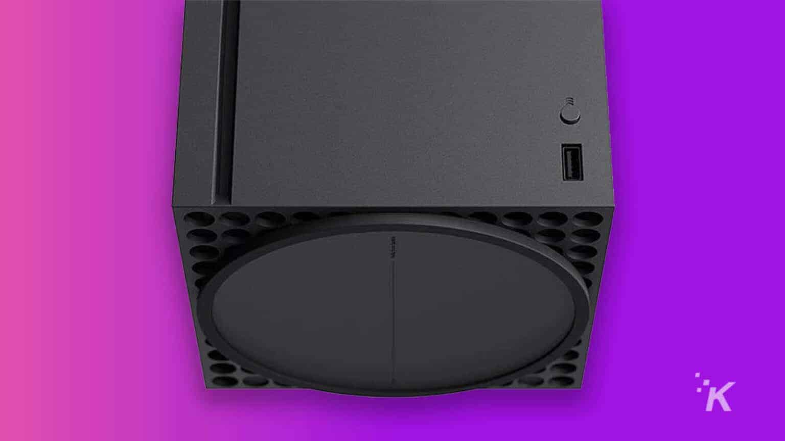 Can the Xbox Series X lay on its side?