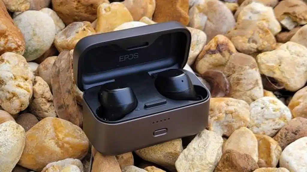 black earbuds