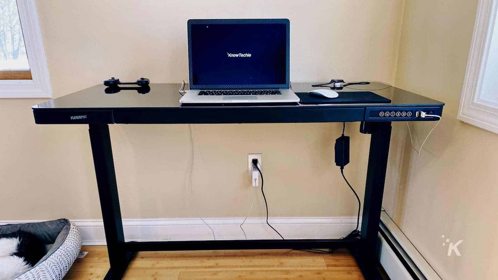 Review: Flexispot Comhar EG8 Standing Desk | KnowTechie