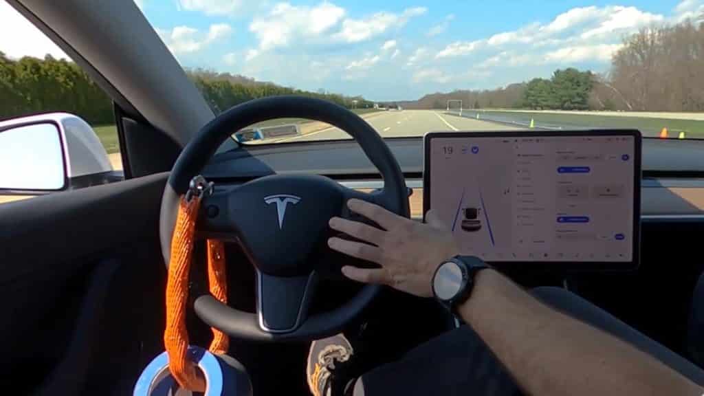 consumer reports tesla no driver