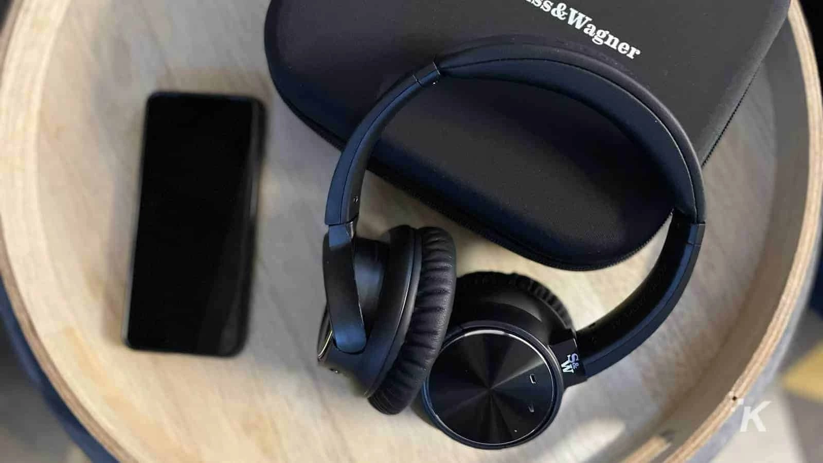 strauss and wagner anc headphones