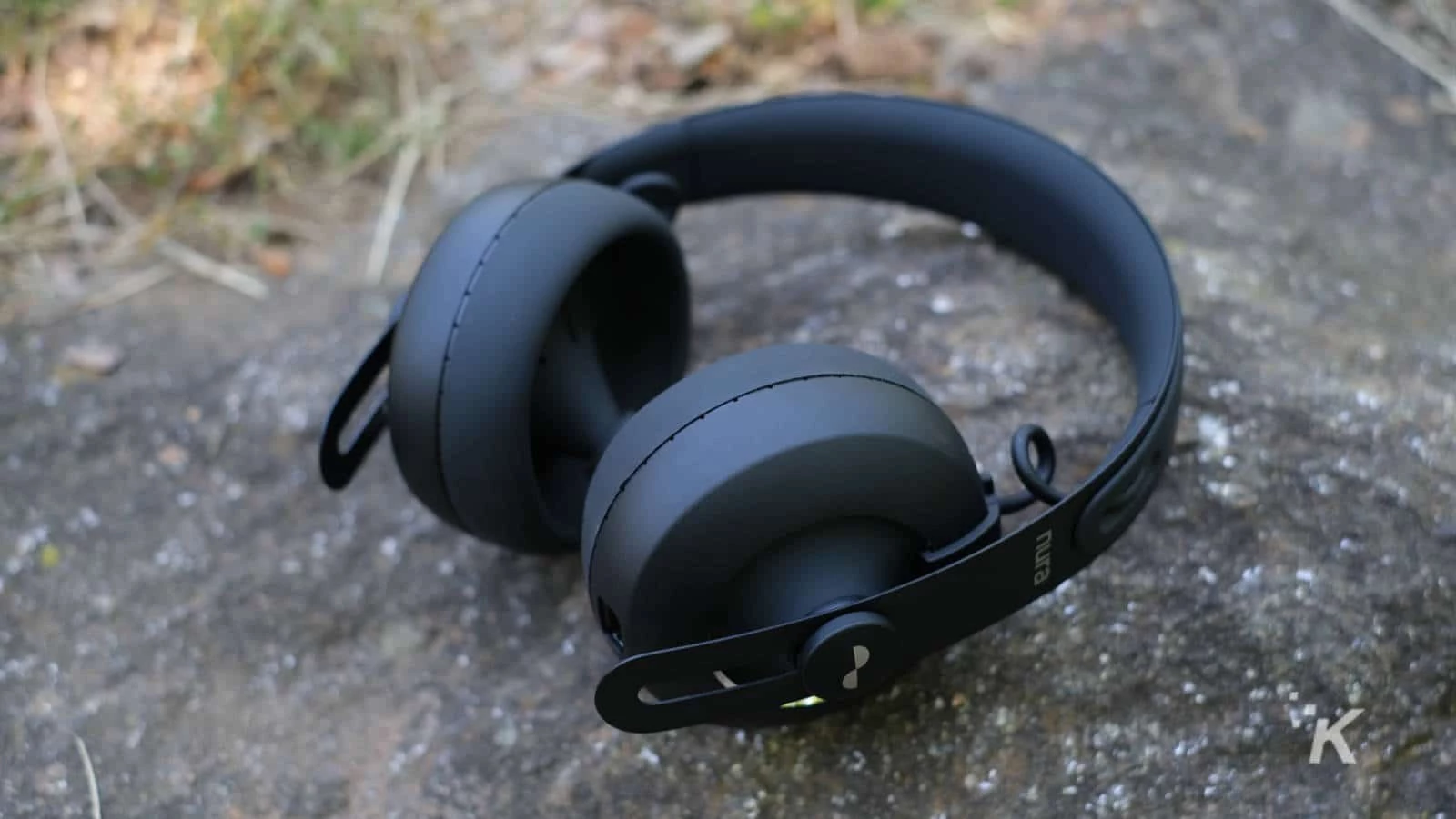 Review: Nuraphone headset and gaming microphone attachment