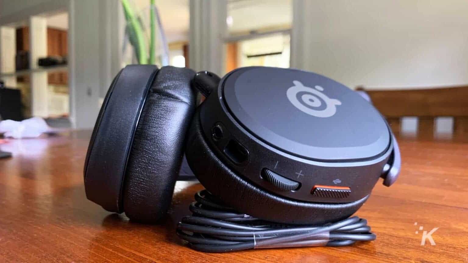 Review SteelSeries Arctis Prime headset KnowTechie