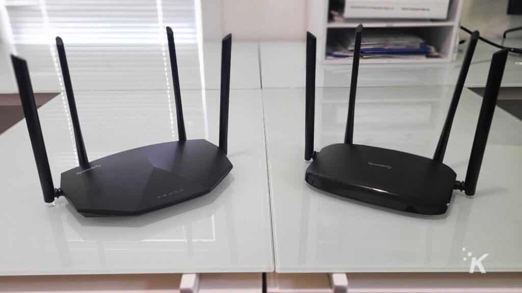 speedefy wifi routers on table