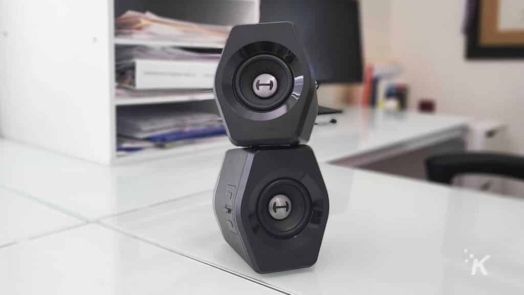 Edifier g2000 desk speakers