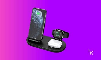Aukey 3-1 wireless charger for apple