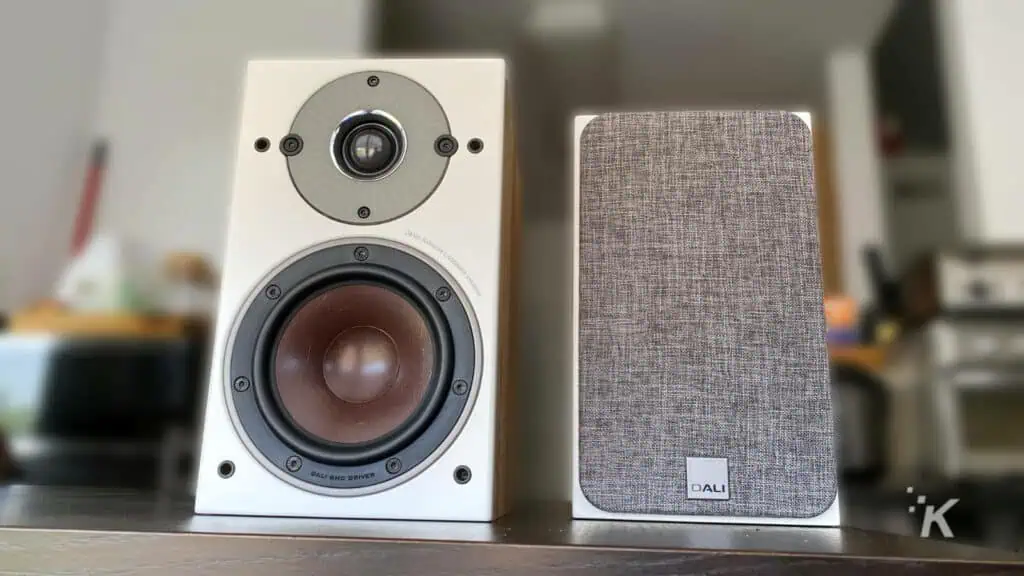 Review: Dali Oberon 1 C speakers - who said wireless audio is bad?