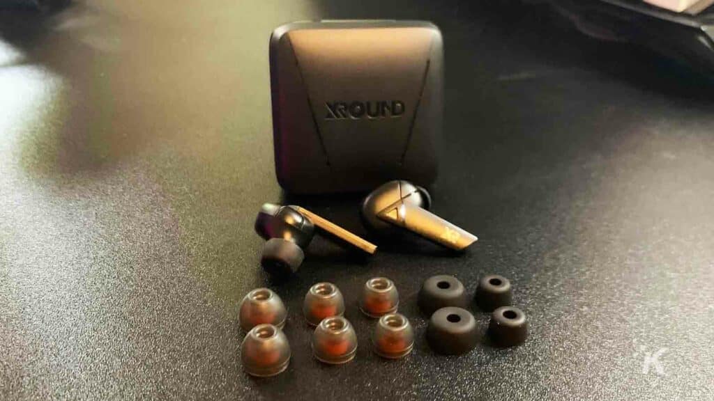 xround aero earbuds