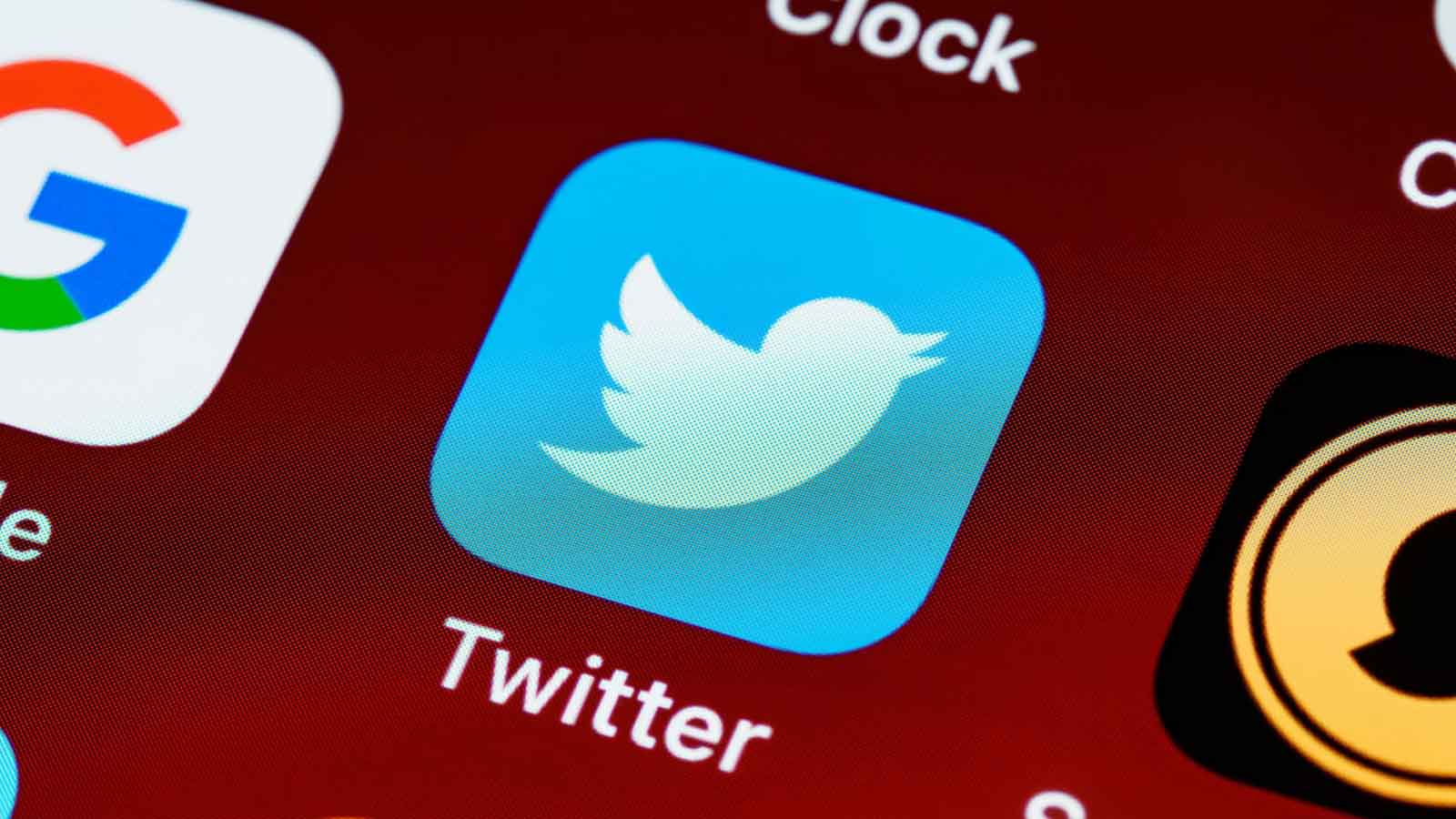 How to Save a GIF From Twitter on iPhone, Android, or Desktop