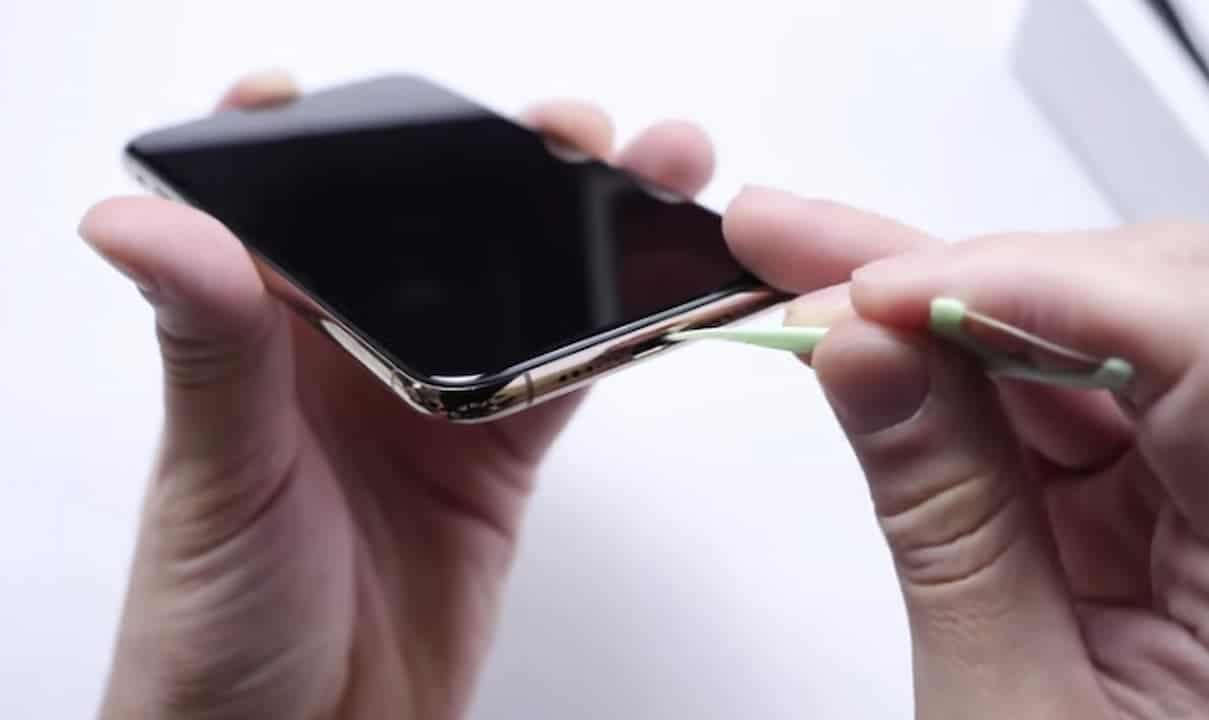 Clean Your IPhone Speakers Using A Toothpick 