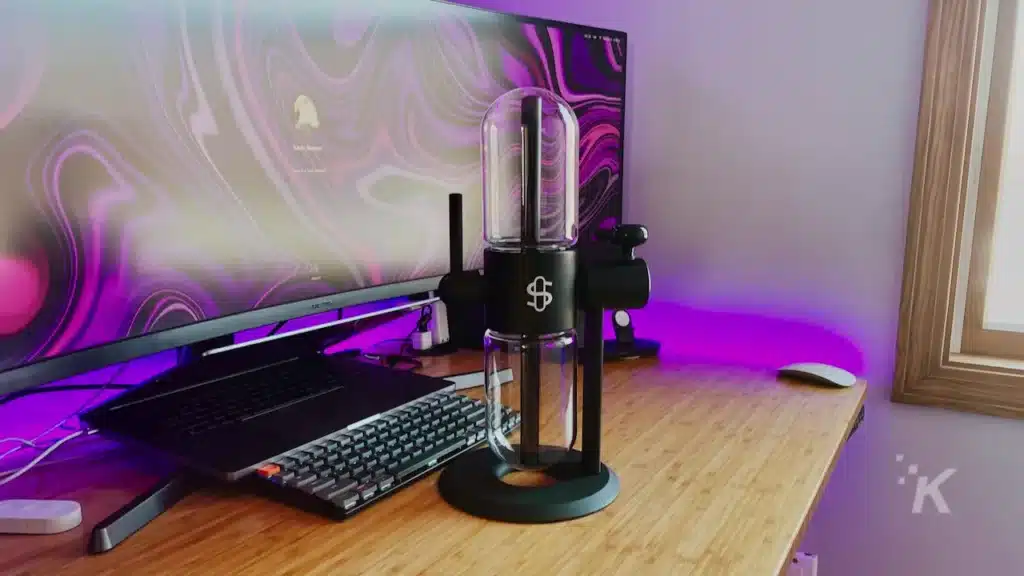 Review: Stündenglass is a gravity bong for adults who want to show