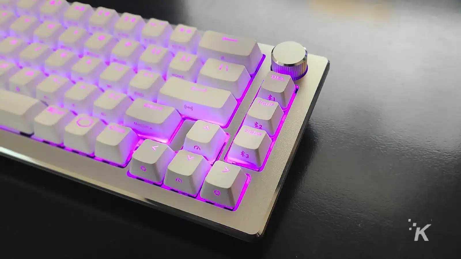 Test/review : Cooler Master CK721, un clavier 65% sans-fil !