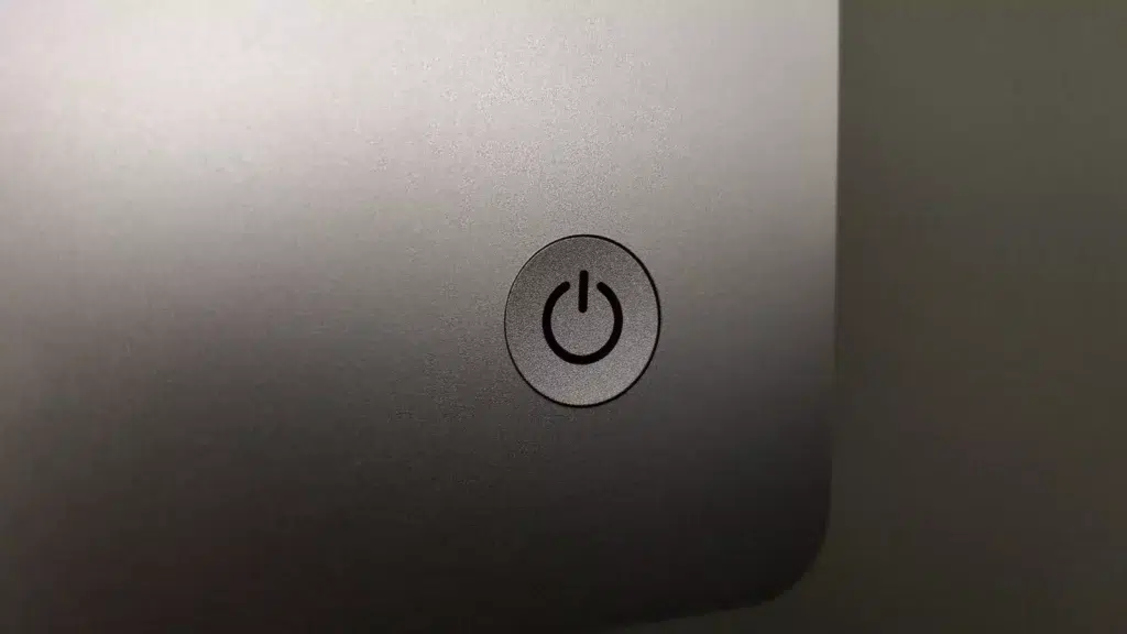 bouton d'alimentation sur mac