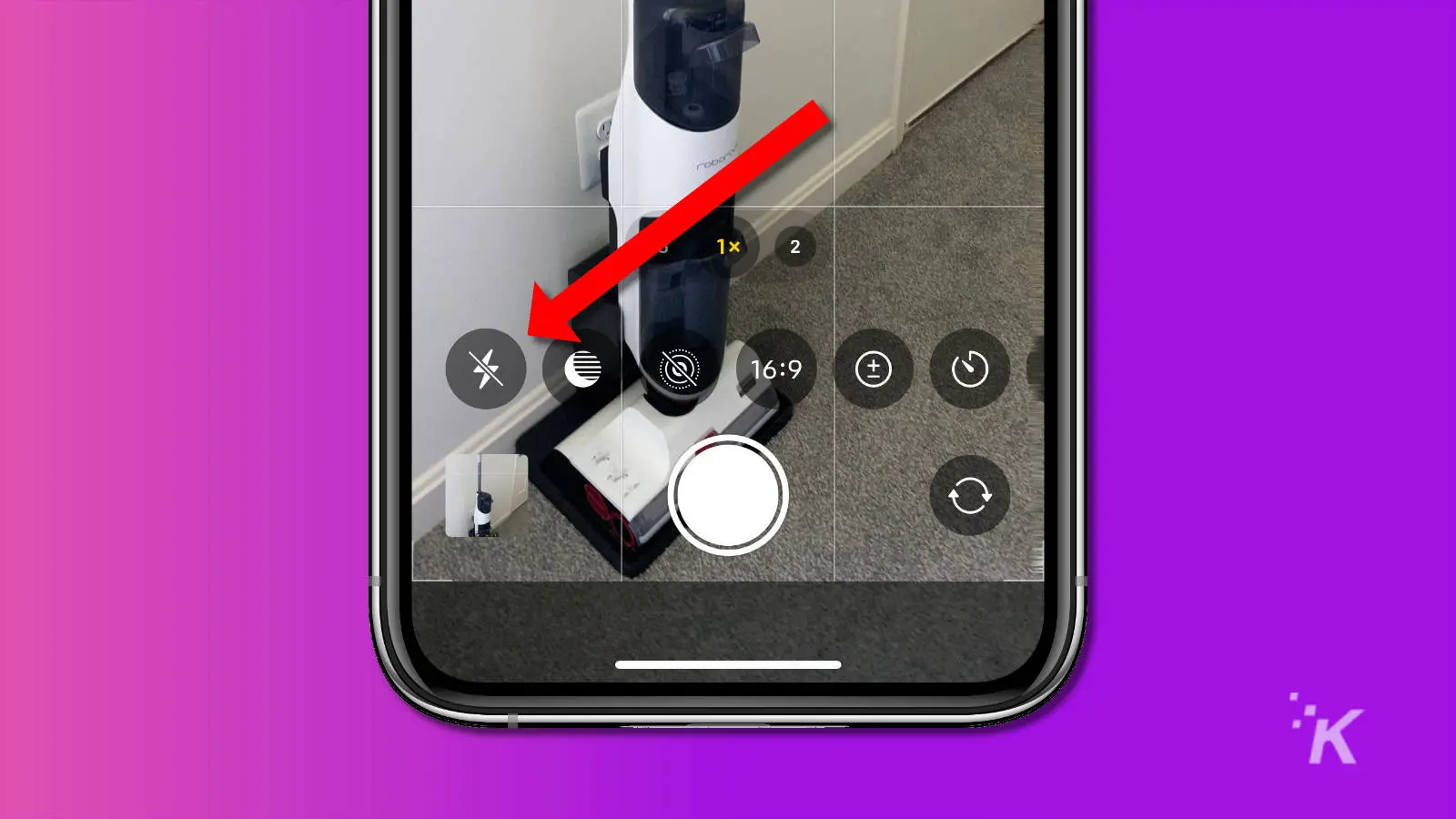 screenshot of iphone camera app showing the flash icon