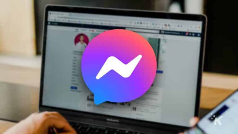 facebook messenger logo on blurred background
