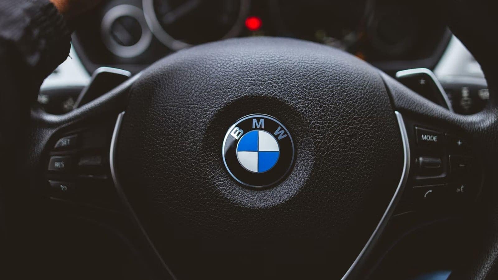 Bmw steering wheel