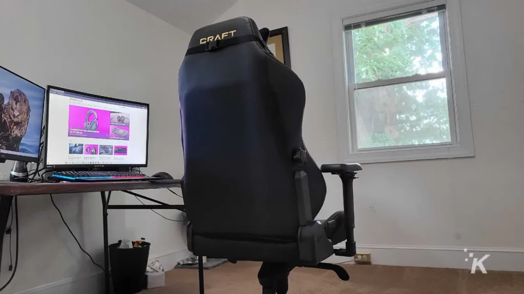 dxracer craft gaming chair back