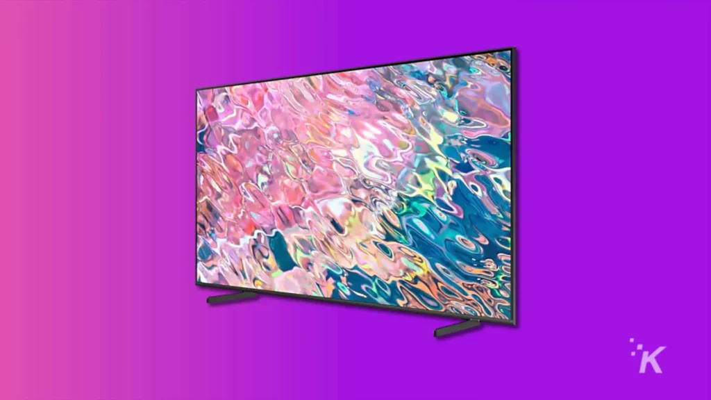 Téléviseur Qled Samsung Qn55Q60B Sur Fond Violet