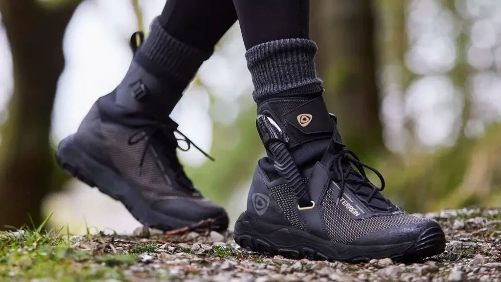 These hiking boots use pistons to keep you from injuring your ankle