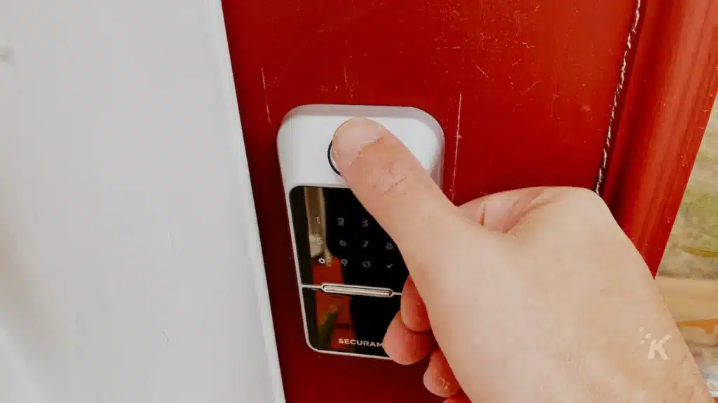 https://knowtechie.com/wp-content/uploads/2022/08/fingerprint-smart-lock-sensor-1024x576.webp