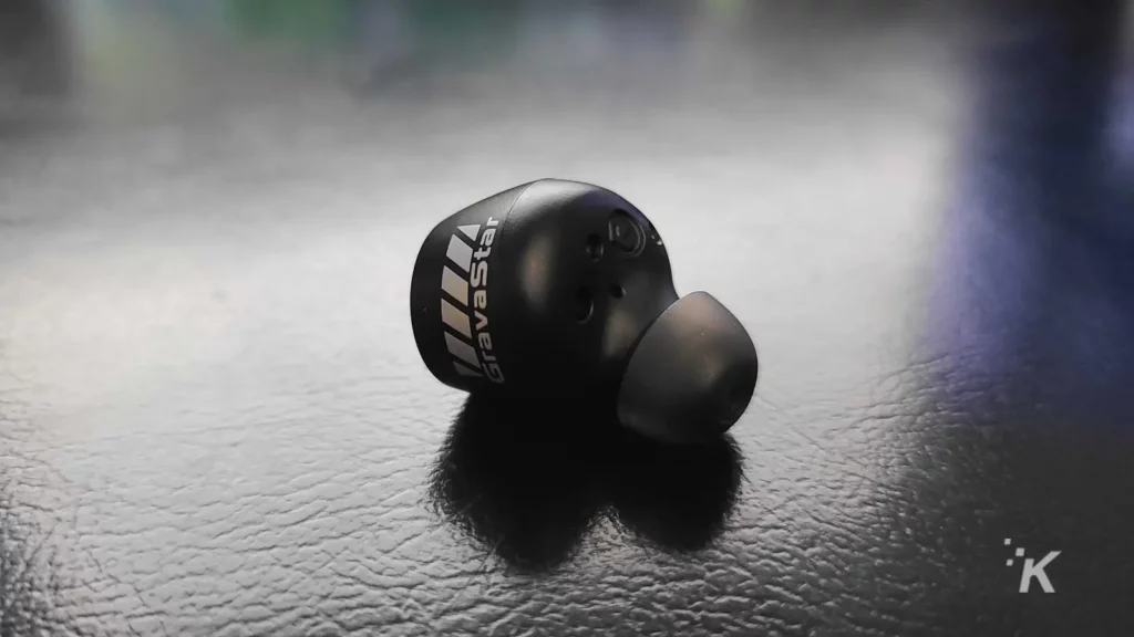 gravastar sirius pro single earbud