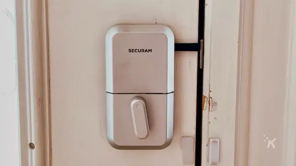 https://knowtechie.com/wp-content/uploads/2022/08/securam-lock-for-doors-smart-1024x576.webp