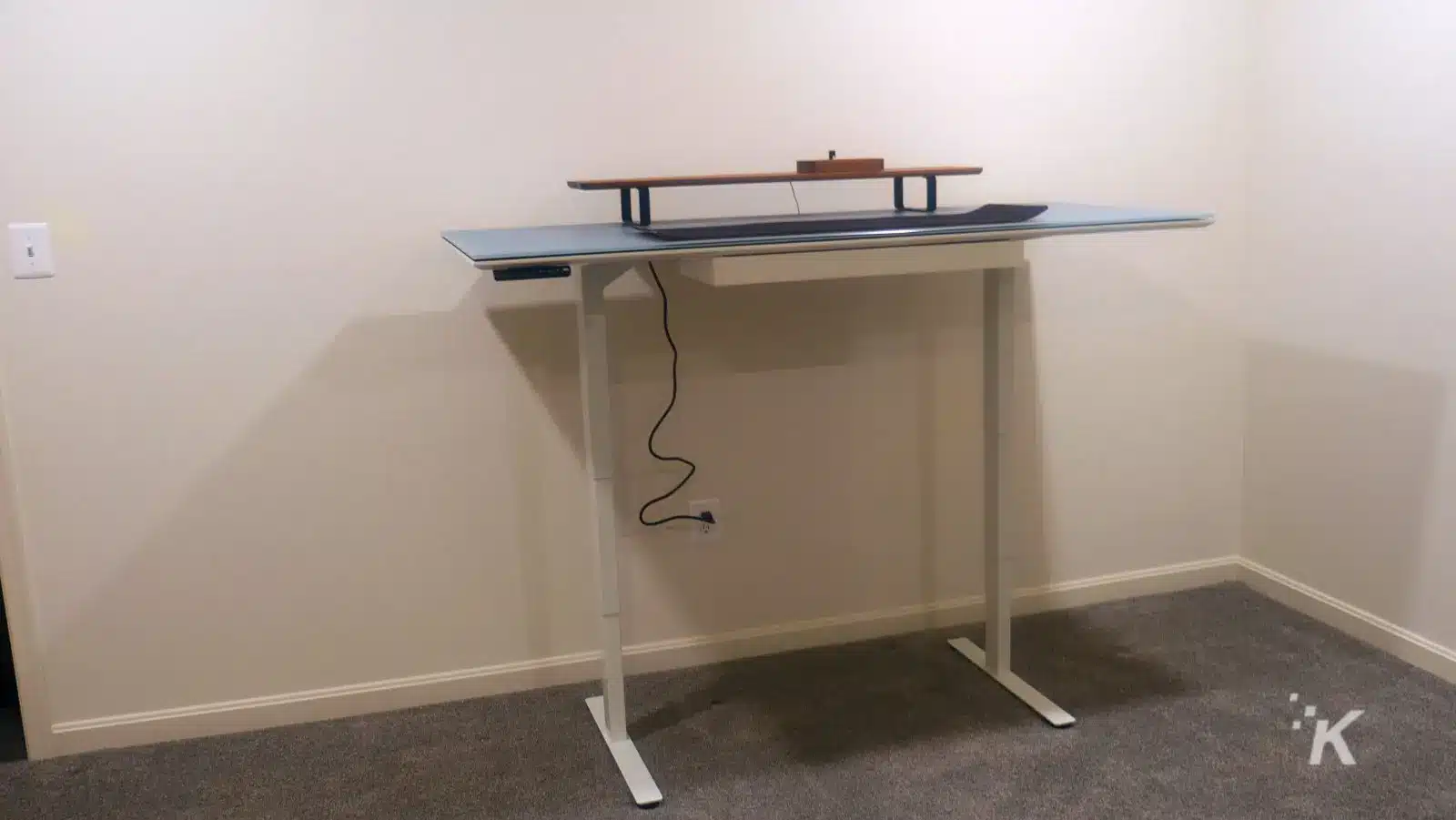 Bdi desk fully extended