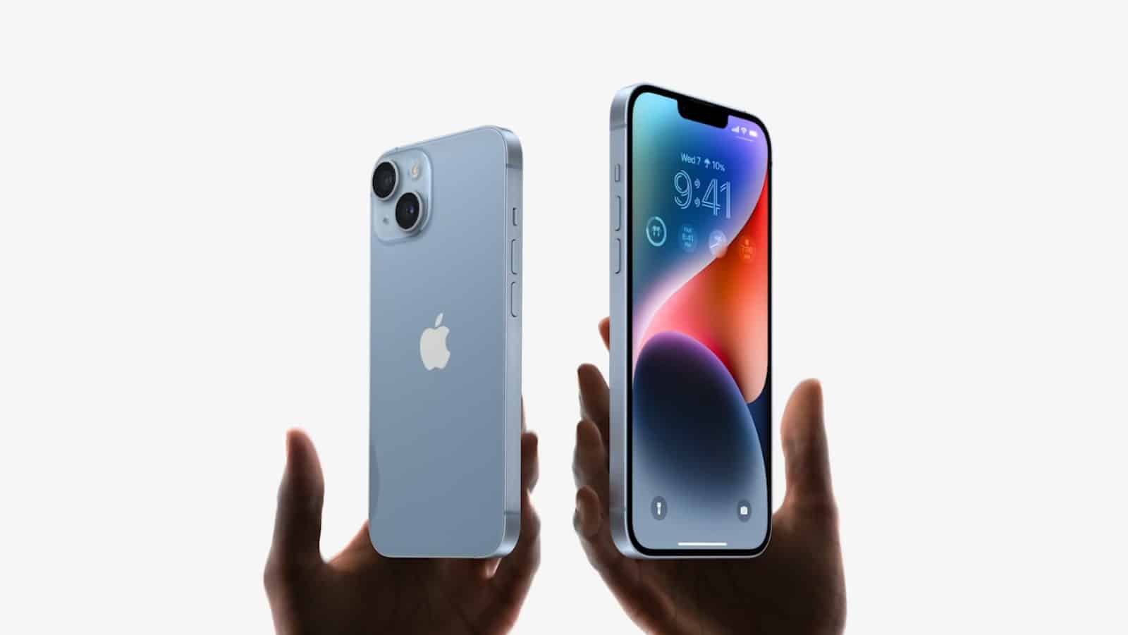 Iphone 14 and 14 plus in hands