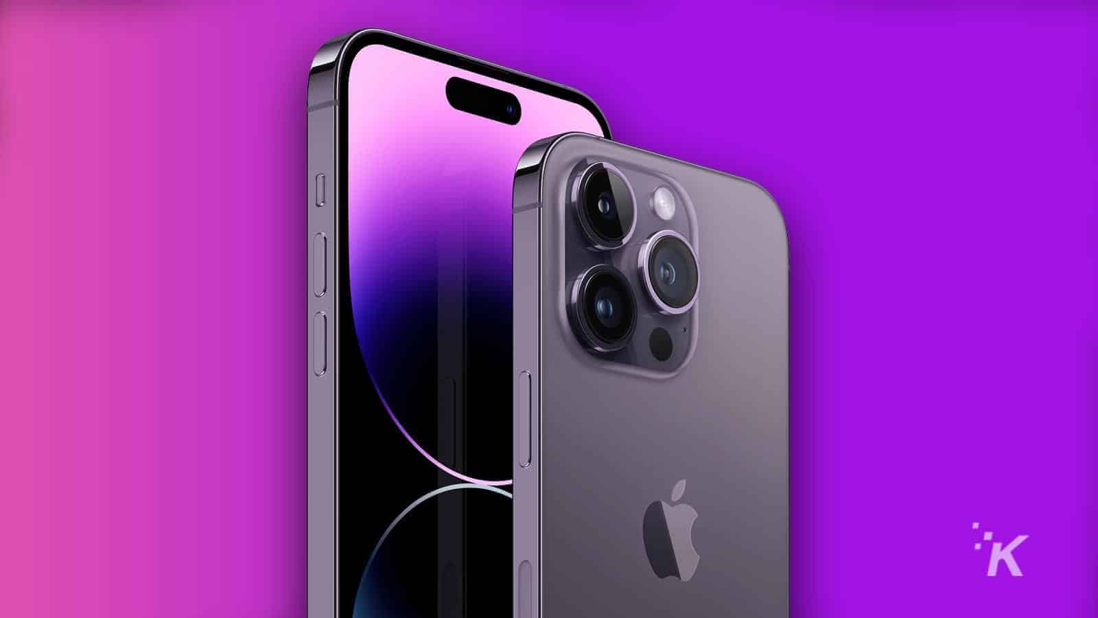 Iphone 14 in both sizes on purple background