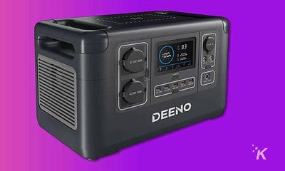 Deeno X1500 portable power station in purple background