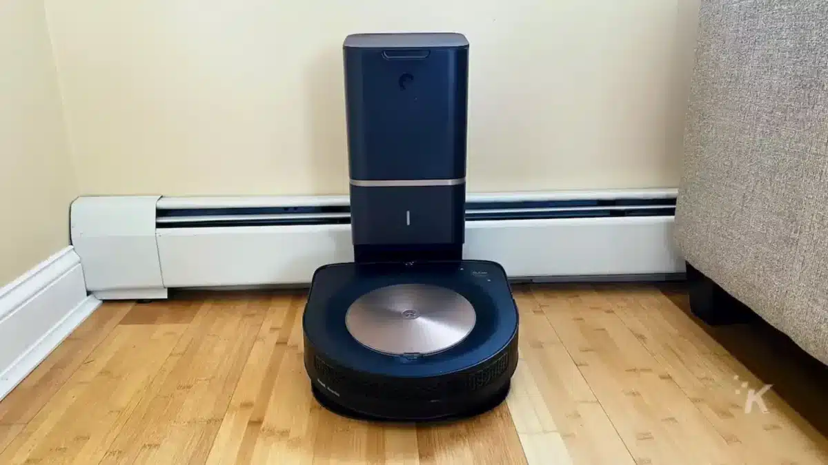 https://knowtechie.com/wp-content/uploads/2022/11/roomba-s9-cleaning-charging-base-1536x864-1-1200x675.webp