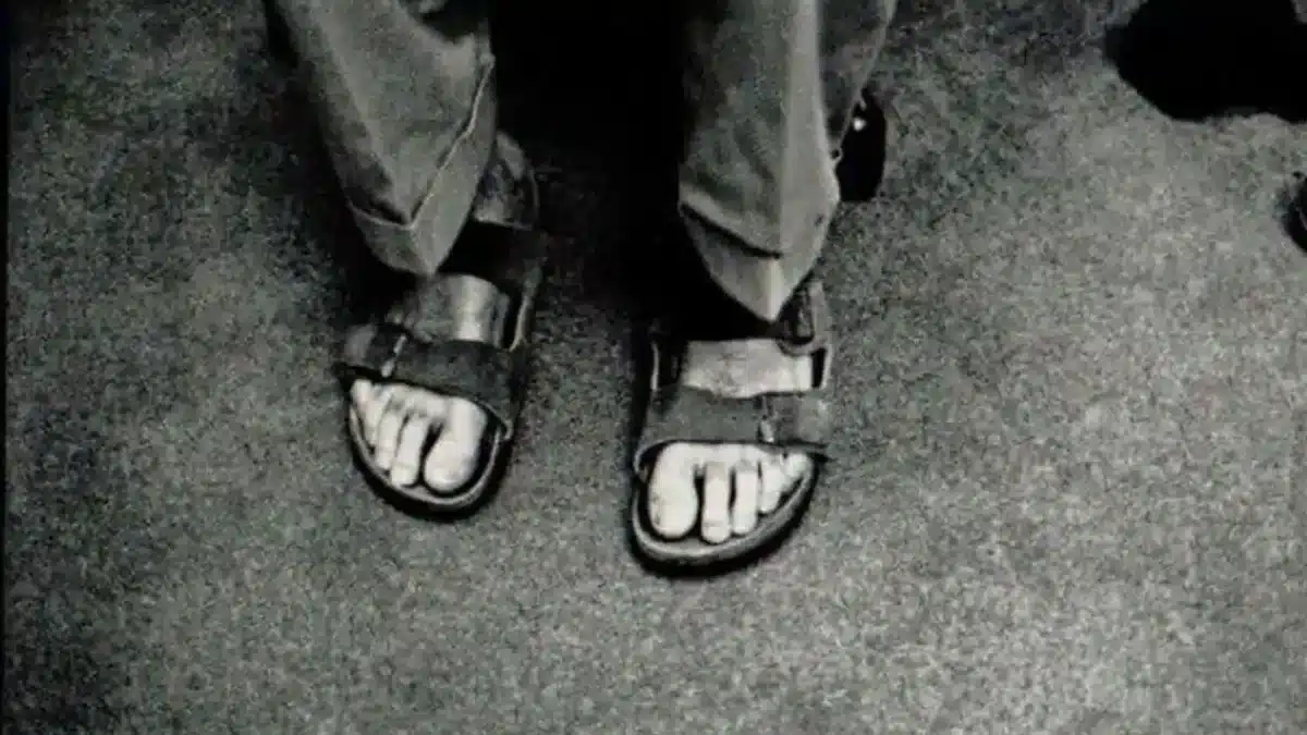 steve jobs wearing sandals