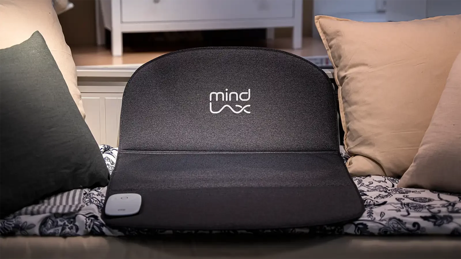 MindLax sleeping pad with remote