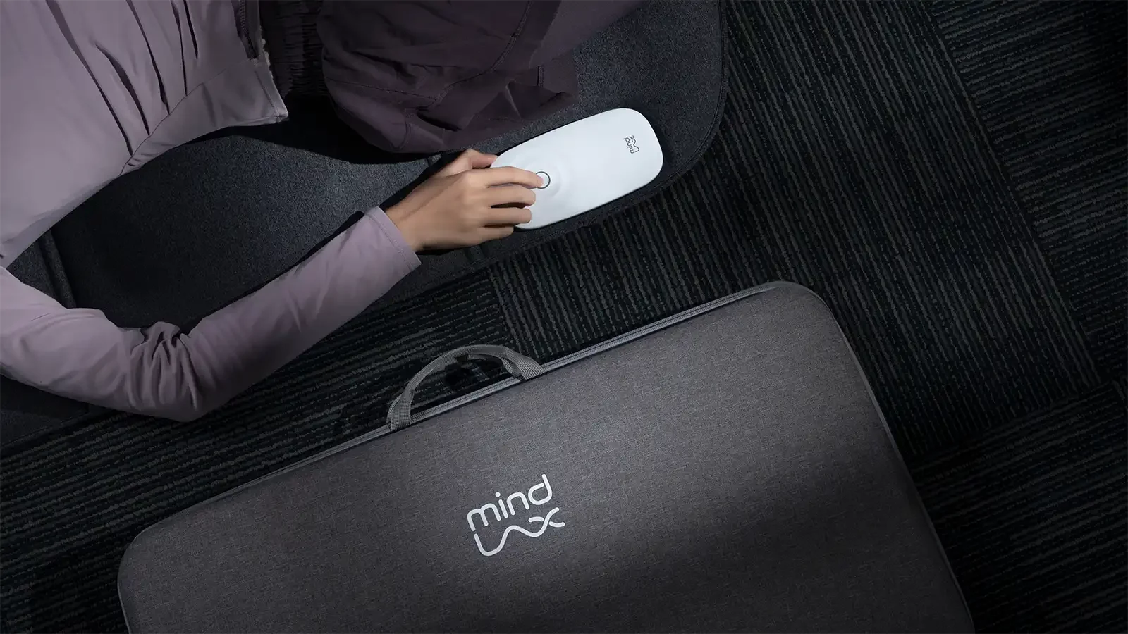 MindLax sleeping pad with remote 