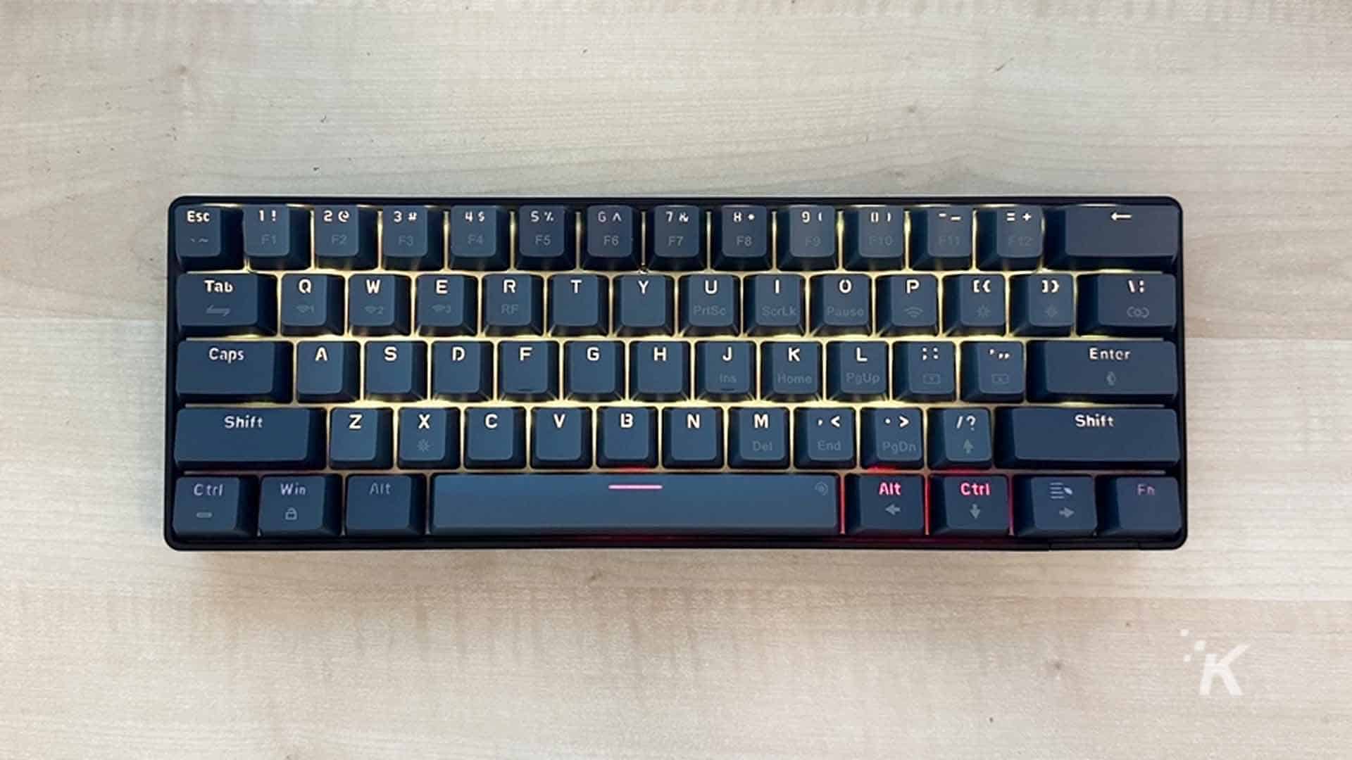 SABLUTE wireless mechanical black keyboard.